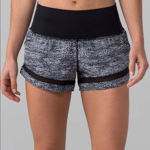 lululemon Pace Perfect Shorts Black & White:Size 8